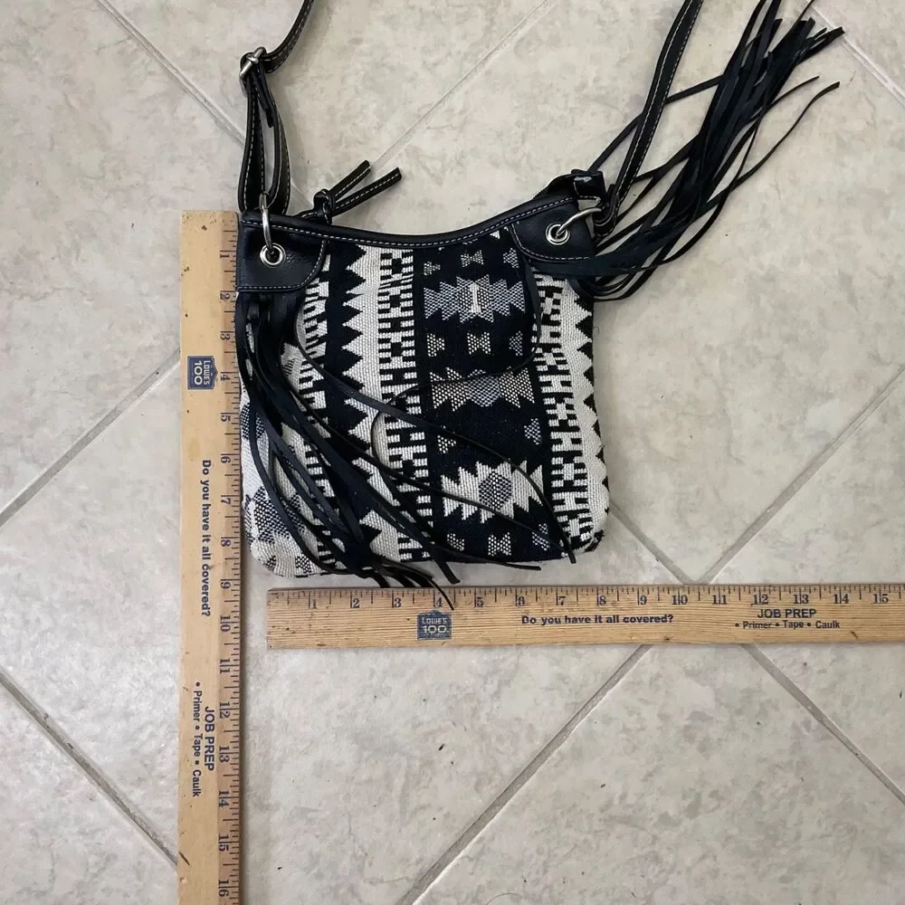 Women's Boho Crossbody Purse Bag Rodeo Aztec print fringe black/white zip top